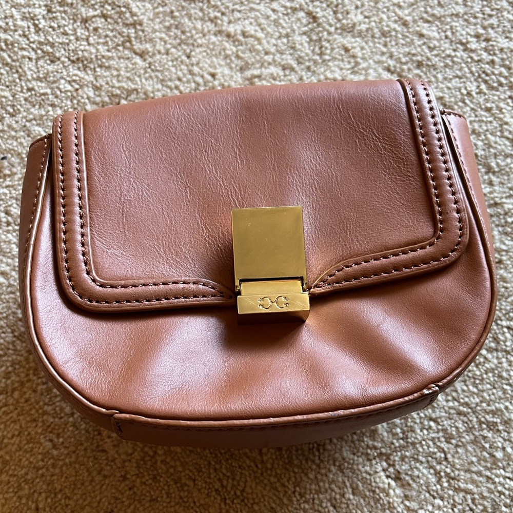 C. Wonder Belt Bag
